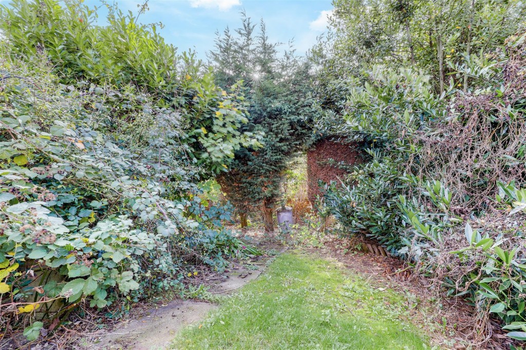 Ascot Drive, Hucknall, Nottinghamshire, NG15 6HZ