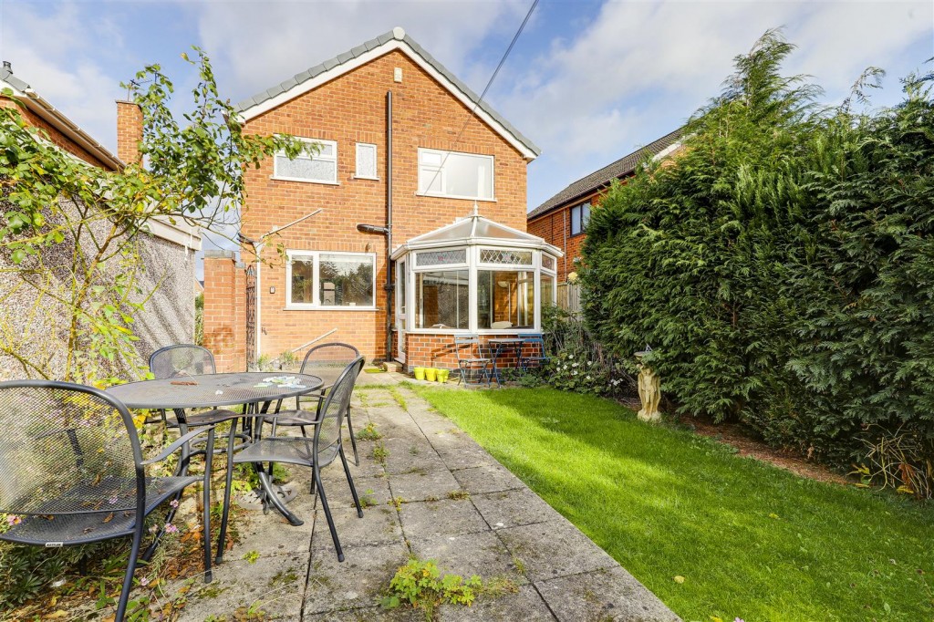 Ascot Drive, Hucknall, Nottinghamshire, NG15 6HZ