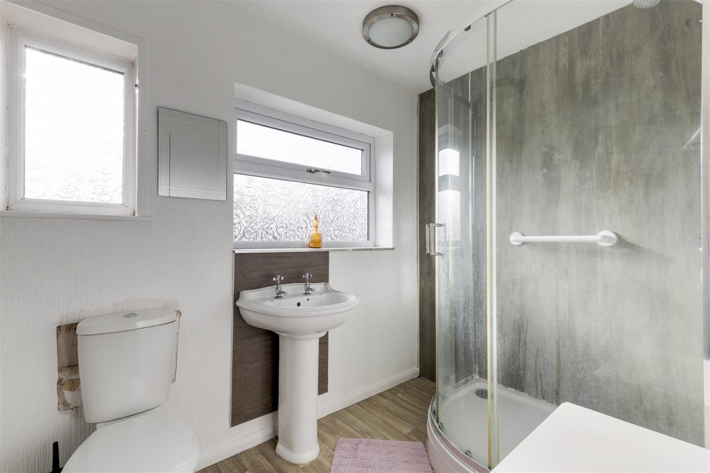 Ascot Drive, Hucknall, Nottinghamshire, NG15 6HZ