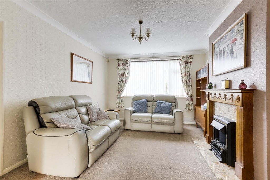 Ascot Drive, Hucknall, Nottinghamshire, NG15 6HZ
