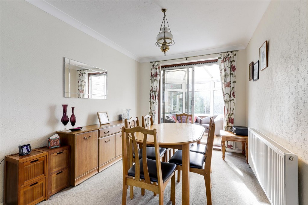 Ascot Drive, Hucknall, Nottinghamshire, NG15 6HZ