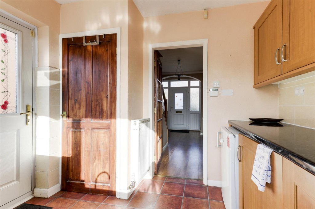 Ascot Drive, Hucknall, Nottinghamshire, NG15 6HZ