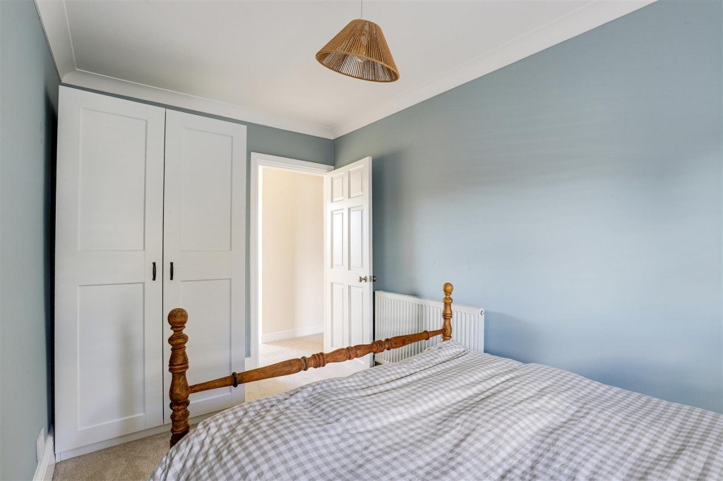 Main Road, Gedling, Nottinghamshire, NG4 3HQ