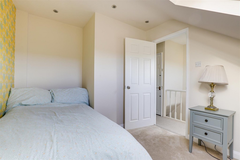 Main Road, Gedling, Nottinghamshire, NG4 3HQ