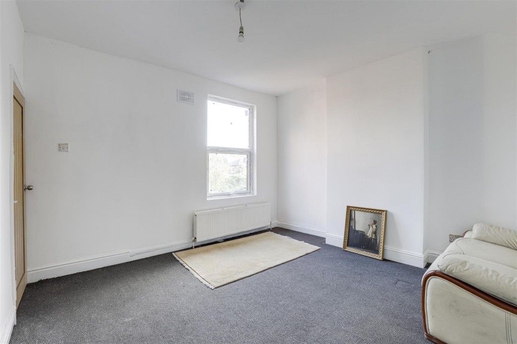 Nottingham Road, New Basford, Nottinghamshire, NG7 7AH