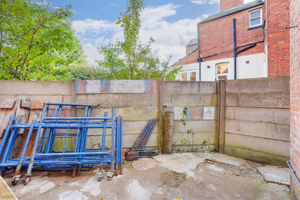 Nottingham Road, New Basford, Nottinghamshire, NG7 7AH