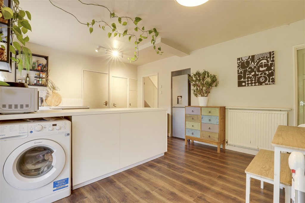 Cockington Road, Nottingham, Nottinghamshire, NG8 4DL