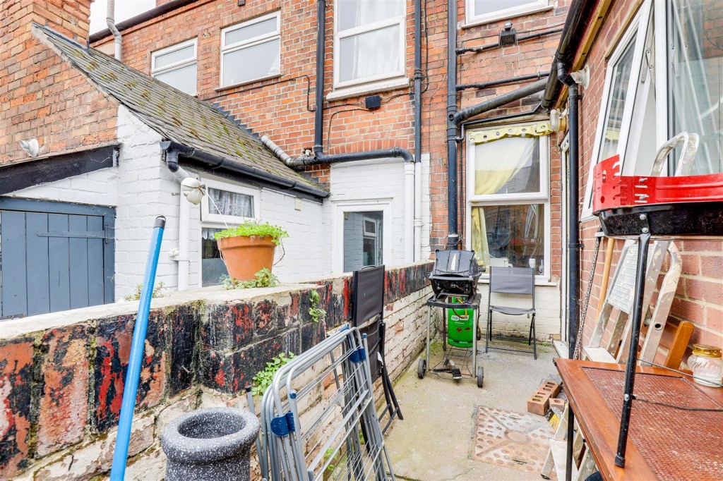 Westwood road Snienton, Nottinghamshire, NG2 4FS