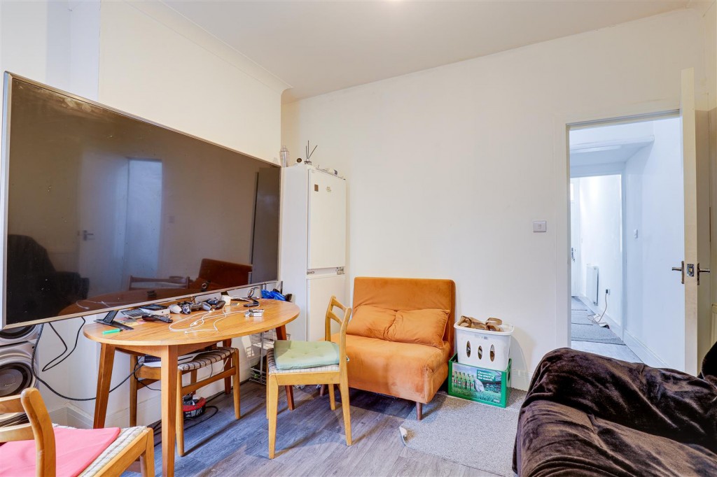 Westwood road Snienton, Nottinghamshire, NG2 4FS