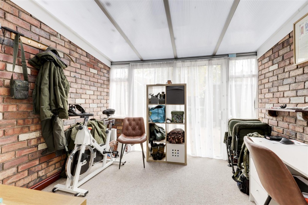 Cooper Close, Bulwell, Nottinghamshire, NG6 7BS