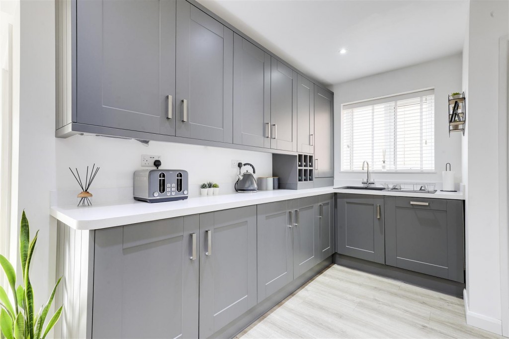 Welham Crescent, Arnold, Nottinghamshire, NG5 7LJ