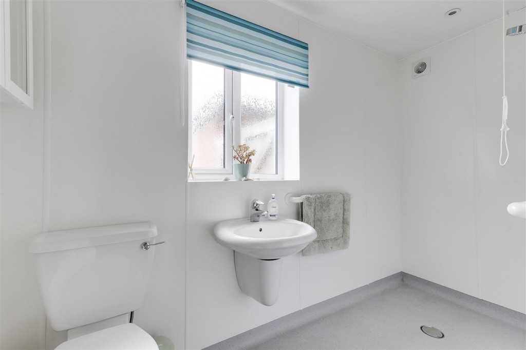 Welham Crescent, Arnold, Nottinghamshire, NG5 7LJ