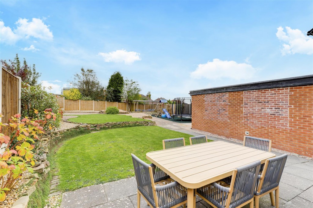 Welham Crescent, Arnold, Nottinghamshire, NG5 7LJ