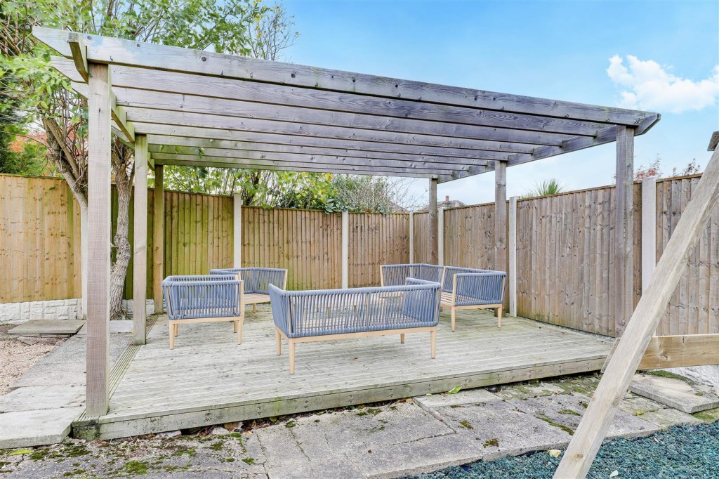 Welham Crescent, Arnold, Nottinghamshire, NG5 7LJ