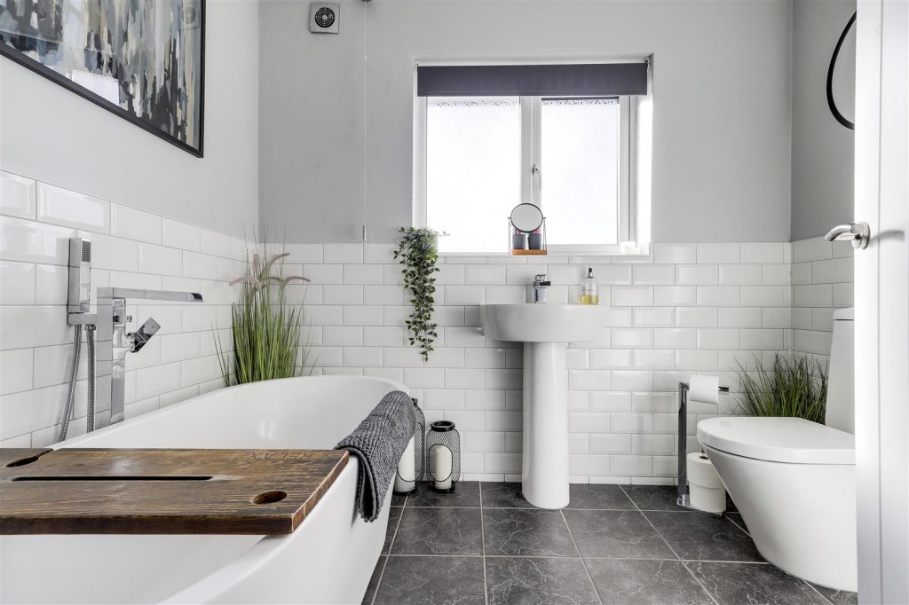 Welham Crescent, Arnold, Nottinghamshire, NG5 7LJ