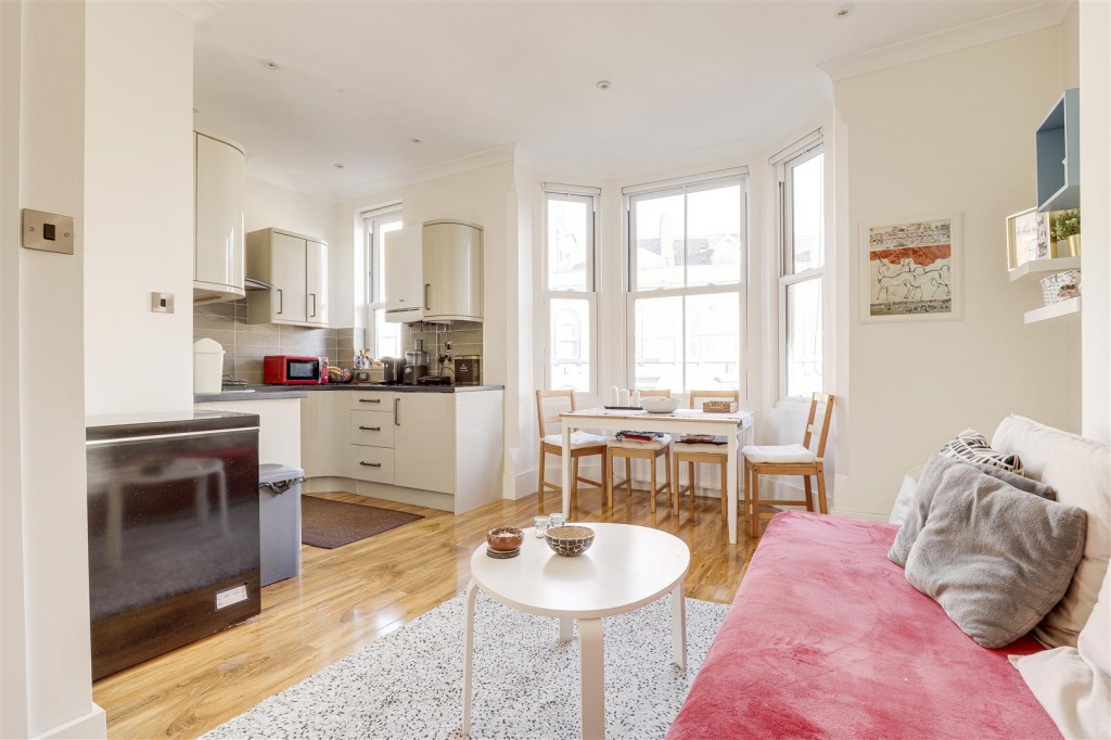 Burns Street, Nottingham, Nottinghamshire, NG7 4DS