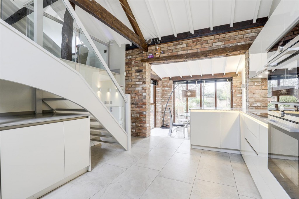 The Hollies, Stragglethorpe, Cotgrave, Nottinghamshire, NG12 3HB