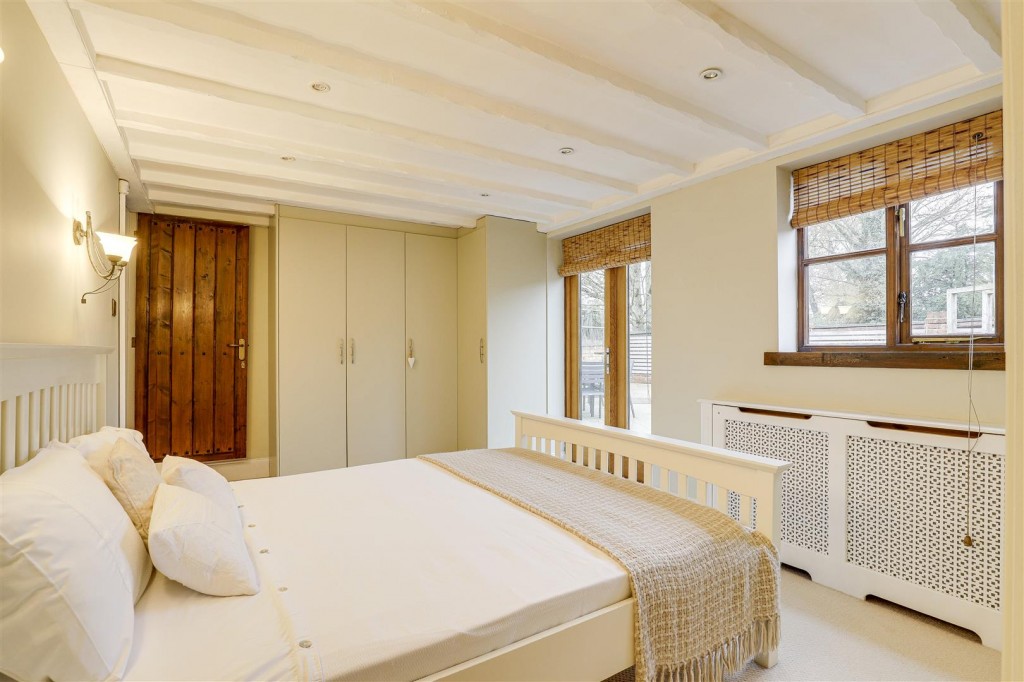 The Hollies, Stragglethorpe, Cotgrave, Nottinghamshire, NG12 3HB