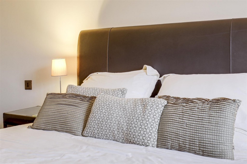 The Hollies, Stragglethorpe, Cotgrave, Nottinghamshire, NG12 3HB