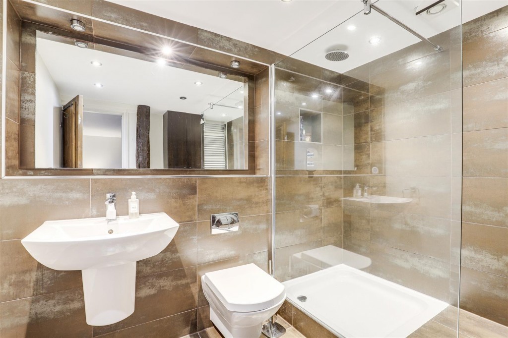 The Hollies, Stragglethorpe, Cotgrave, Nottinghamshire, NG12 3HB