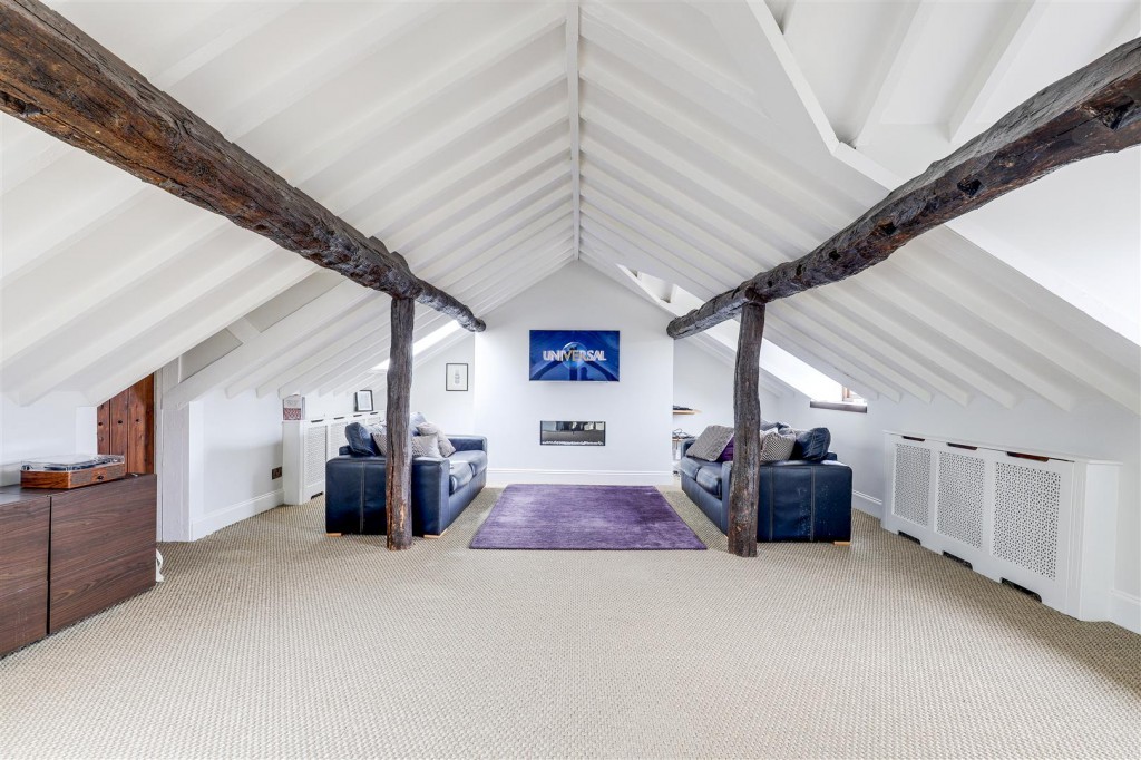 The Hollies, Stragglethorpe, Cotgrave, Nottinghamshire, NG12 3HB