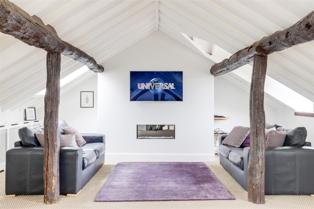 The Hollies, Stragglethorpe, Cotgrave, Nottinghamshire, NG12 3HB