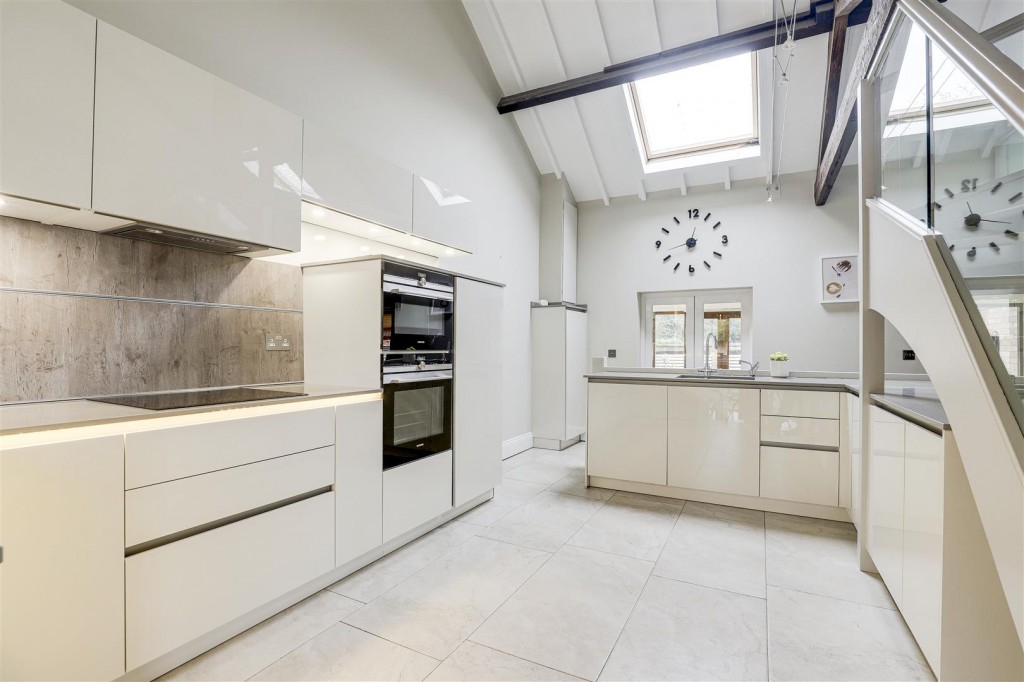 The Hollies, Stragglethorpe, Cotgrave, Nottinghamshire, NG12 3HB