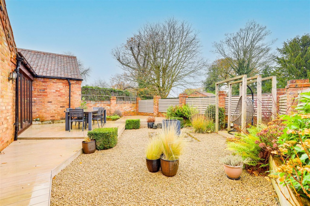 The Hollies, Stragglethorpe, Cotgrave, Nottinghamshire, NG12 3HB