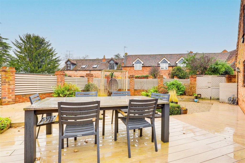 The Hollies, Stragglethorpe, Cotgrave, Nottinghamshire, NG12 3HB