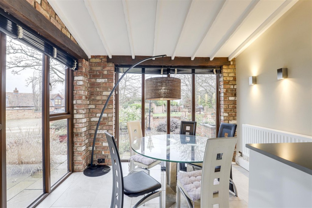 The Hollies, Stragglethorpe, Cotgrave, Nottinghamshire, NG12 3HB