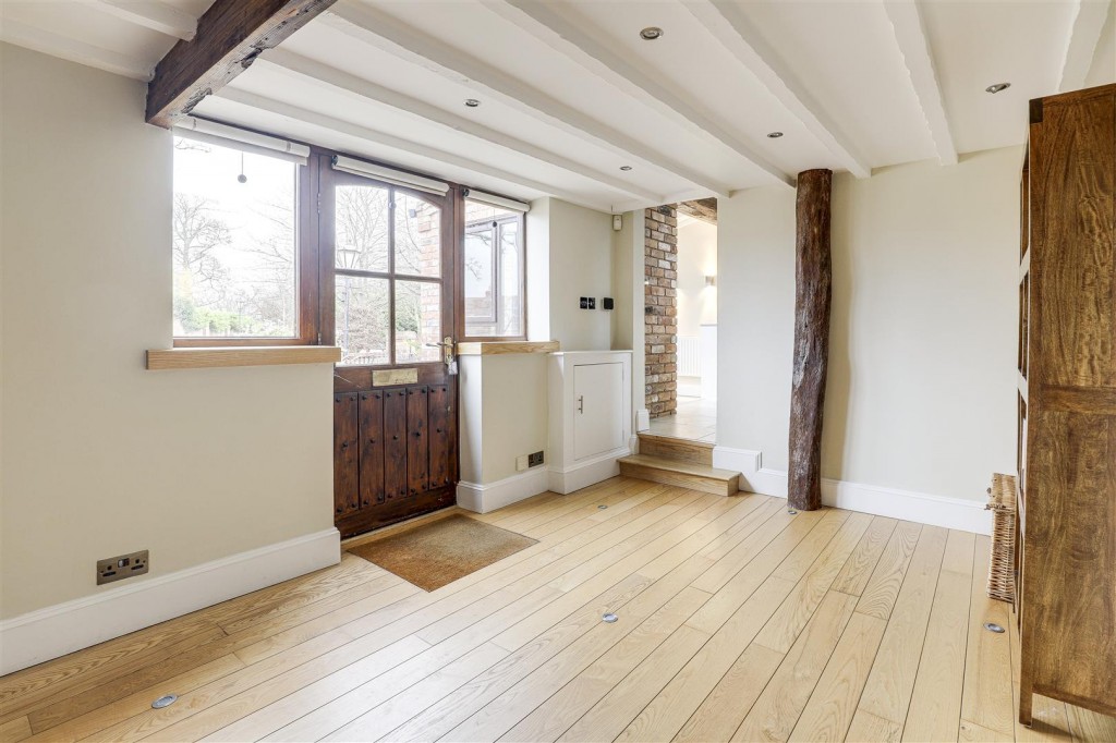 The Hollies, Stragglethorpe, Cotgrave, Nottinghamshire, NG12 3HB