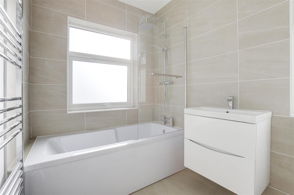 Cantley Avenue, Gedling, Nottinghamshire, NG4 3PD