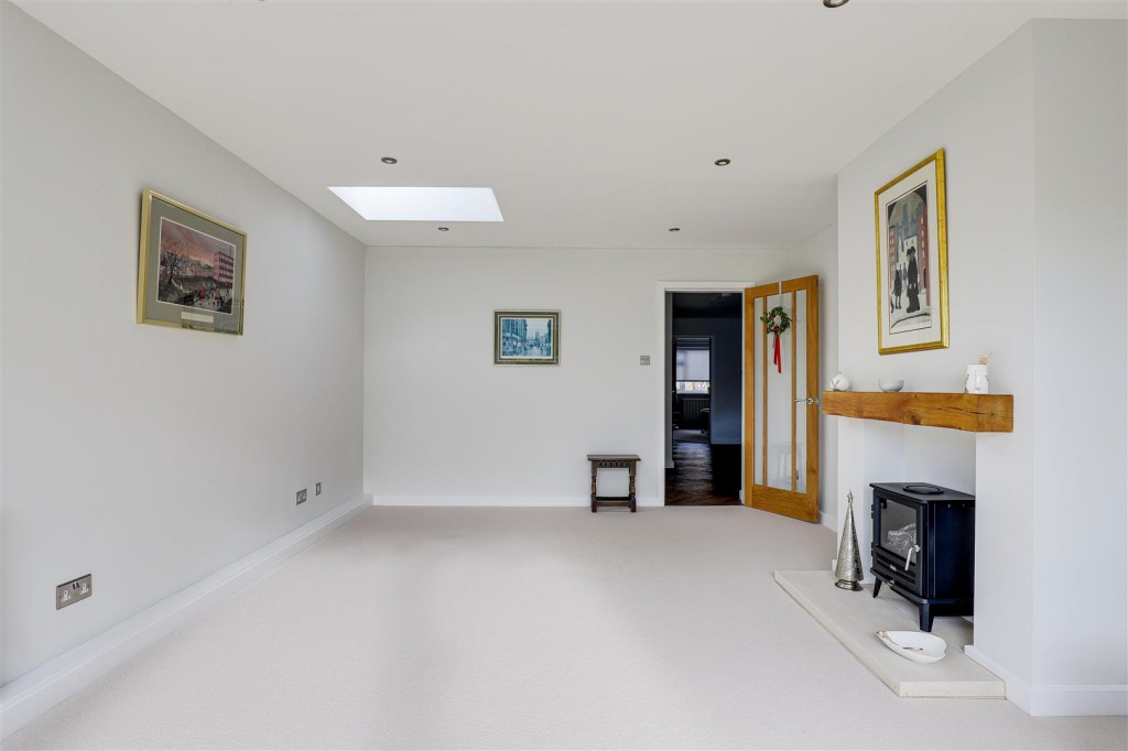 Pinfold Crescent, Woodborough, Nottinghamshire, NG14 6DQ