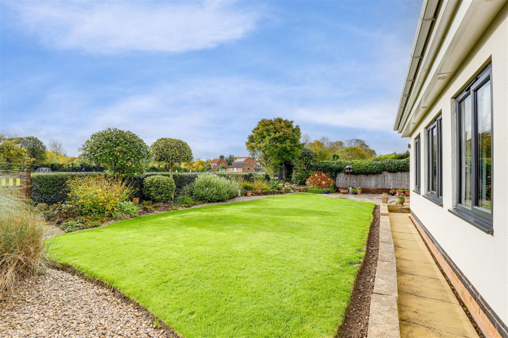 Pinfold Crescent, Woodborough, Nottinghamshire, NG14 6DQ