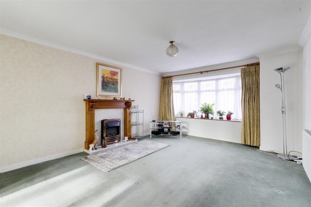 Brownlow Drive, Rise Park, Nottinghamshire, NG5 5DB