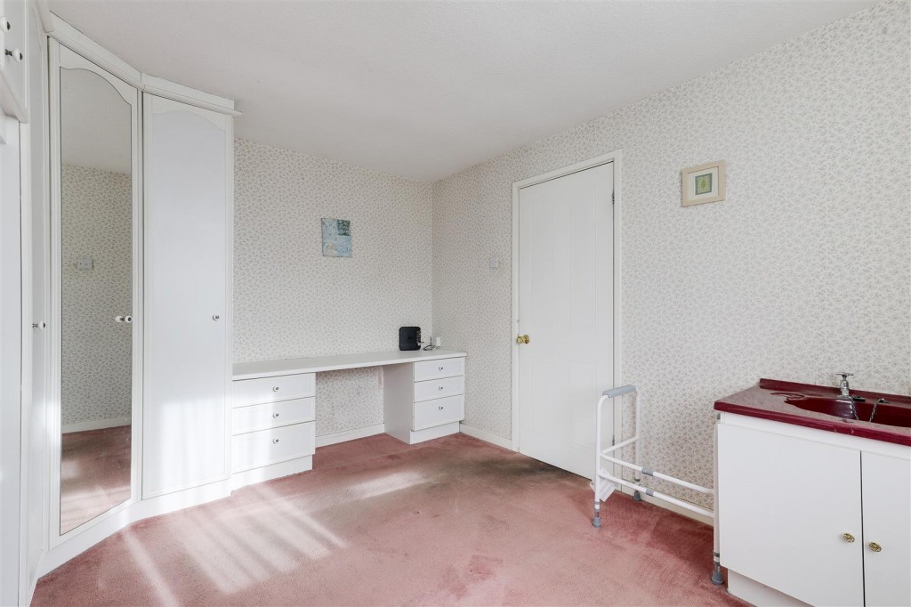 Brownlow Drive, Rise Park, Nottinghamshire, NG5 5DB