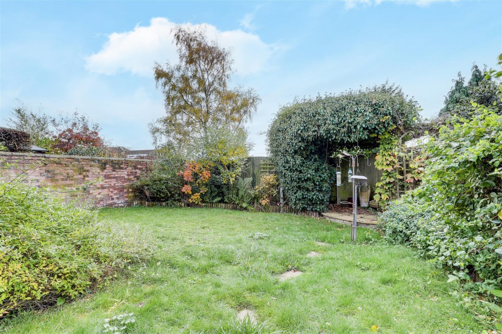 Brownlow Drive, Rise Park, Nottinghamshire, NG5 5DB