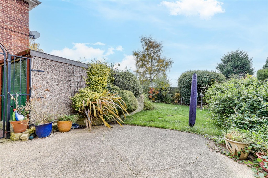 Brownlow Drive, Rise Park, Nottinghamshire, NG5 5DB