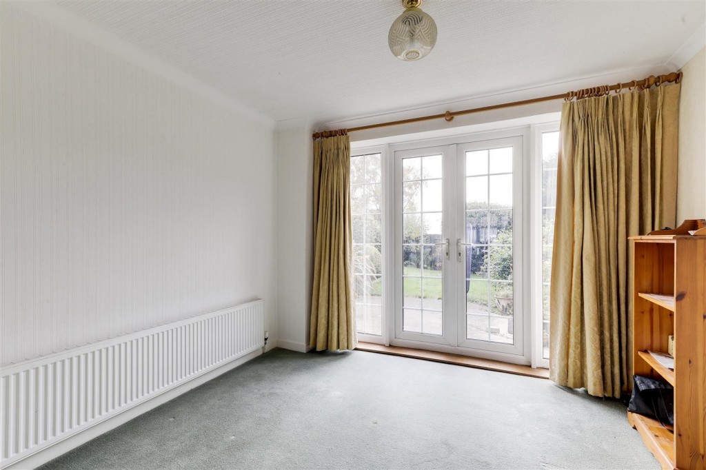 Brownlow Drive, Rise Park, Nottinghamshire, NG5 5DB