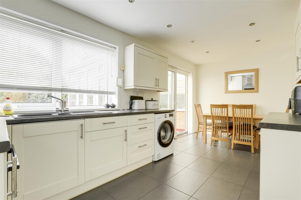 Meadow Road, Beeston, Nottinghamshire, NG9 1JR