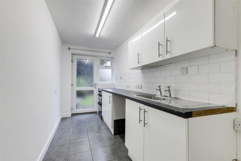 Stockdale Close, Arnold, Nottinghamshire, NG5 9QB