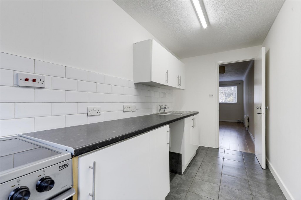 Stockdale Close, Arnold, Nottinghamshire, NG5 9QB