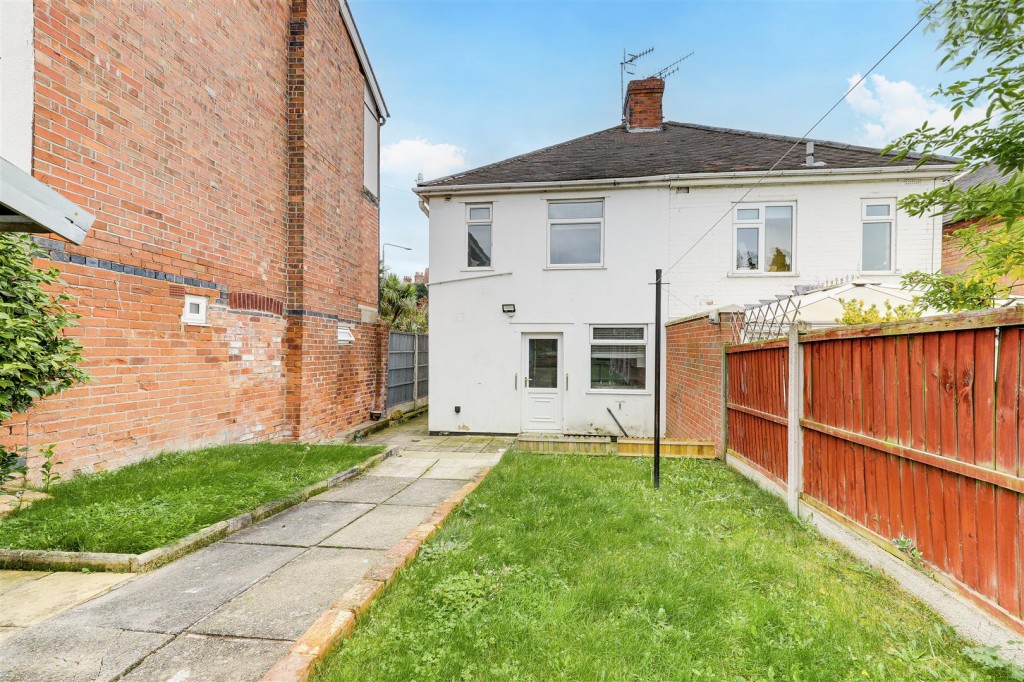 Coppice Road, Arnold, Nottinghamshire, NG5 7GR