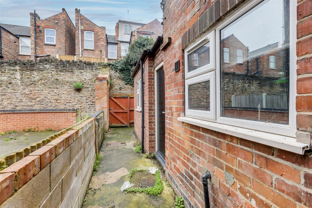 Grimston Road, Bobbers Mill, Nottinghamshire, NG7 5QX NG7 5QX