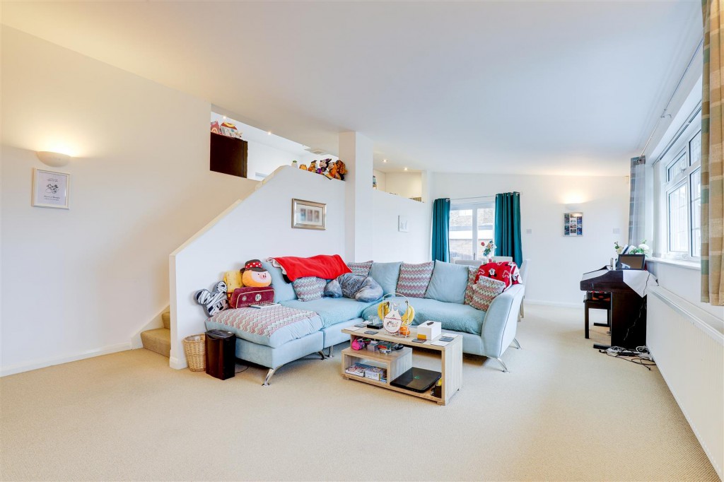 The Mount, Mapperley, Nottinghamshire, NG3 6FX