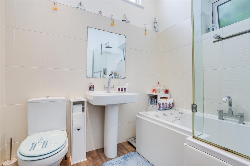 The Mount, Mapperley, Nottinghamshire, NG3 6FX