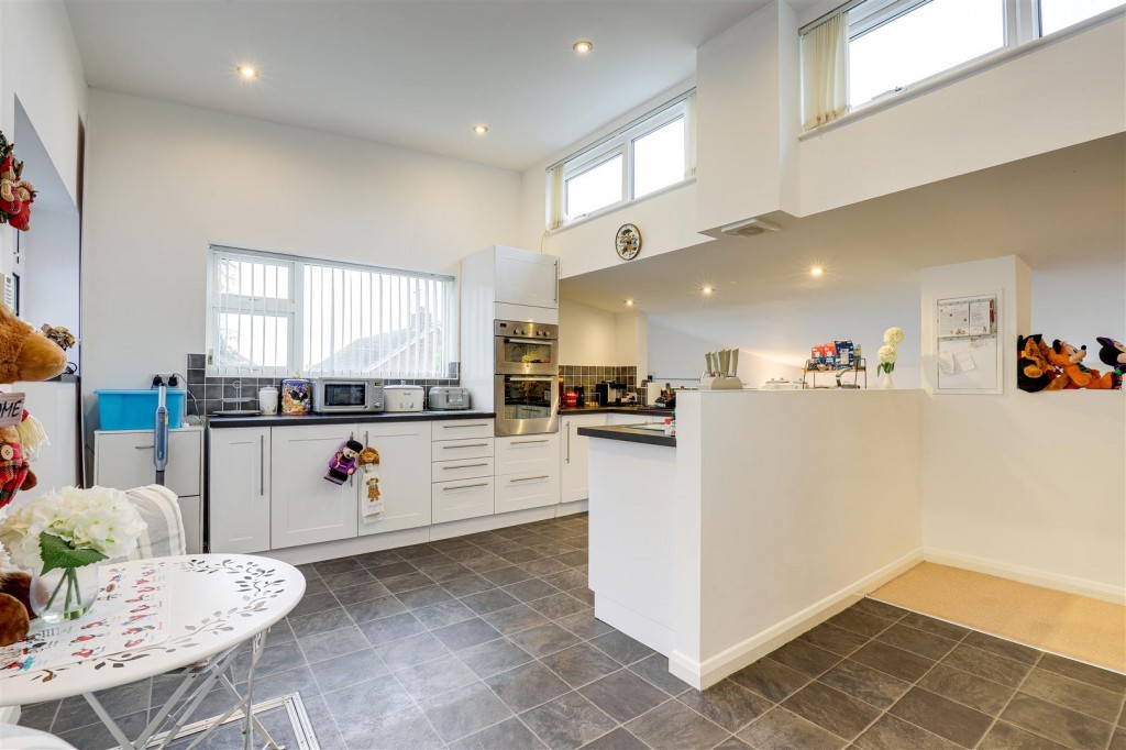 The Mount, Mapperley, Nottinghamshire, NG3 6FX