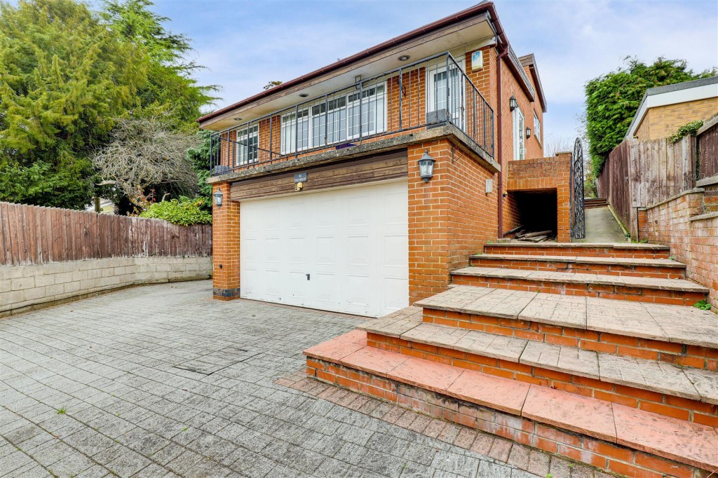 The Mount, Mapperley, Nottinghamshire, NG3 6FX