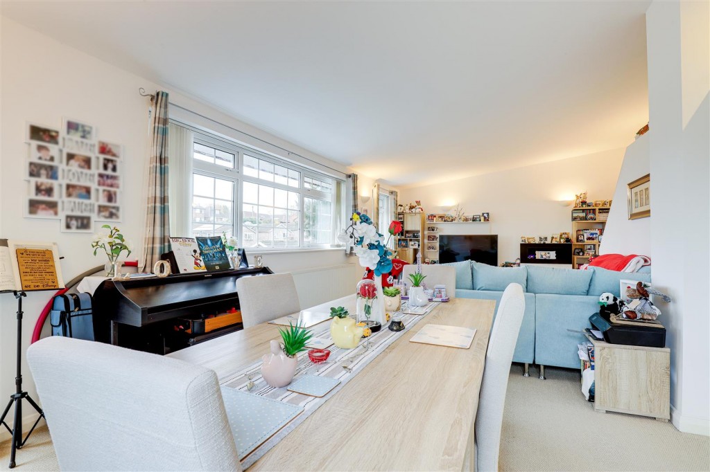 The Mount, Mapperley, Nottinghamshire, NG3 6FX