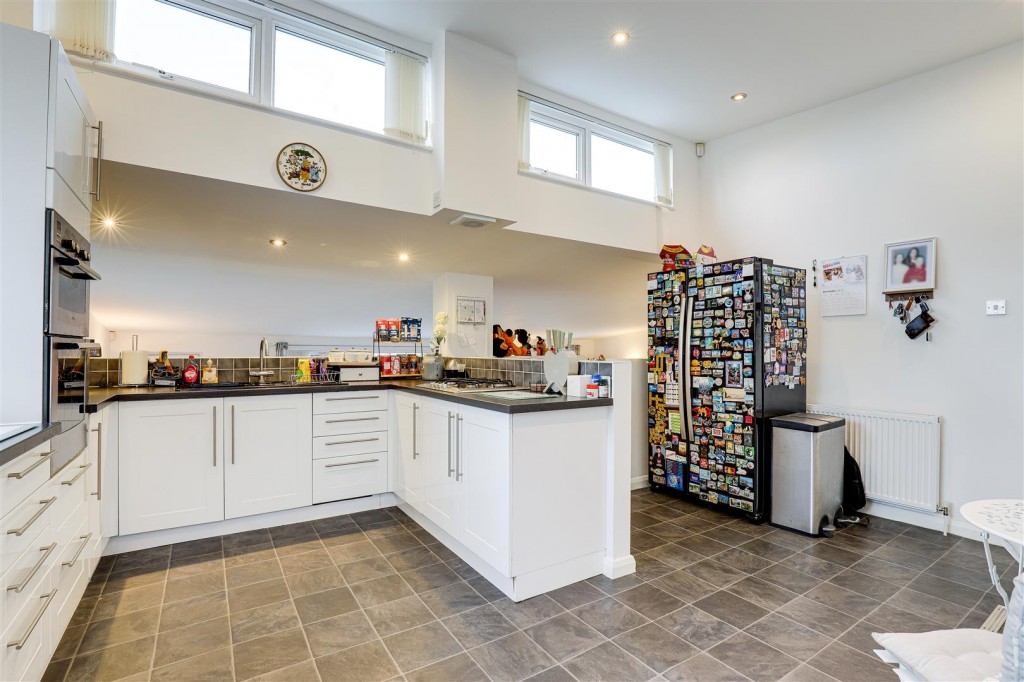 The Mount, Mapperley, Nottinghamshire, NG3 6FX